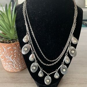 Ladies silver necklace